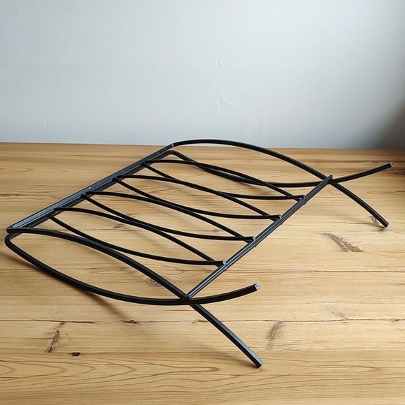 Black Metal Magazine Rack - Picture 3 of 11